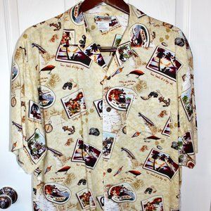 Walt Disney World Men’s Short Sleeve, Button-Down Aloha Shirt